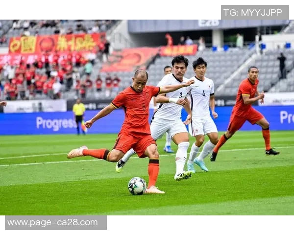 中国男足迎战马来西亚力争胜利展现团队精神与竞技状态